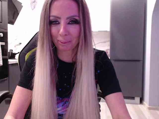 blondalina webcam