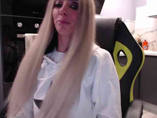 blondalina webcam