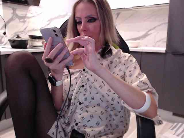blondalina webcam