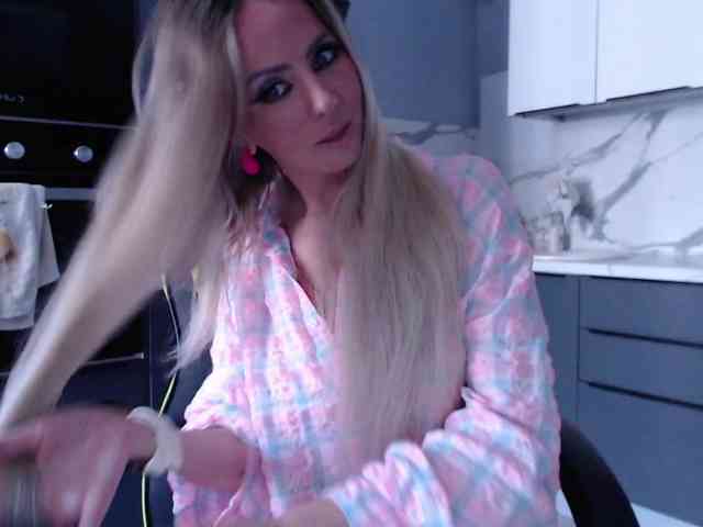 blondalina webcam