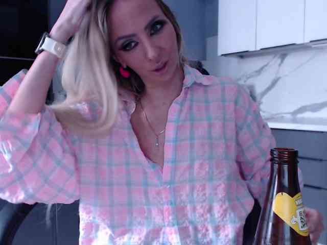 blondalina webcam