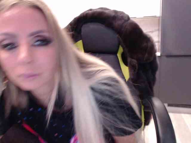blondalina webcam