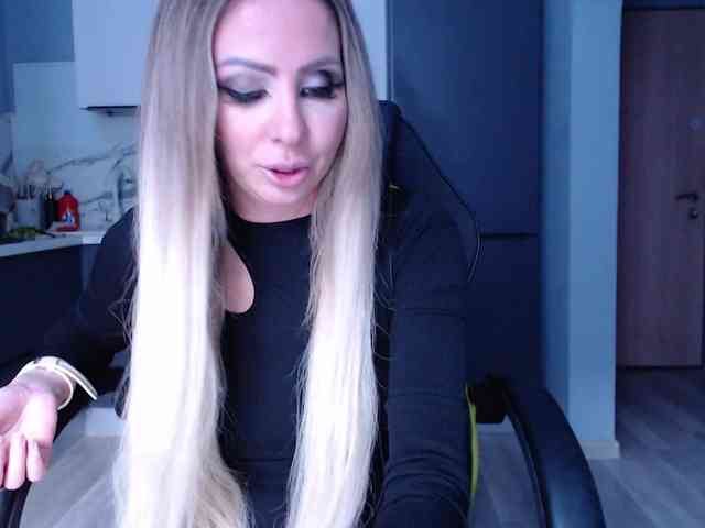 blondalina webcam