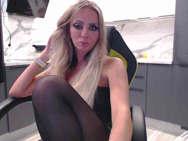 blondalina webcam