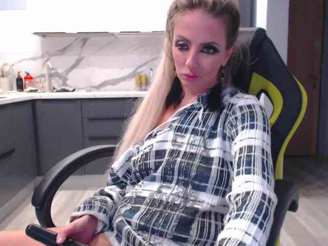 blondalina webcam