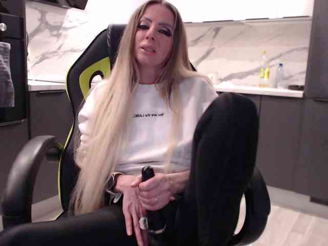 blondalina webcam