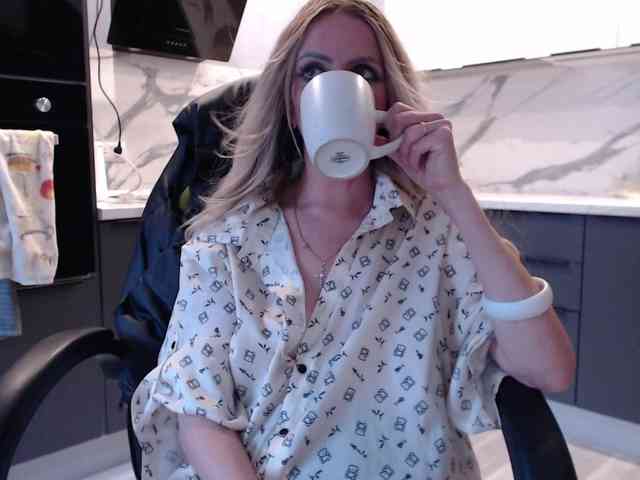 blondalina webcam