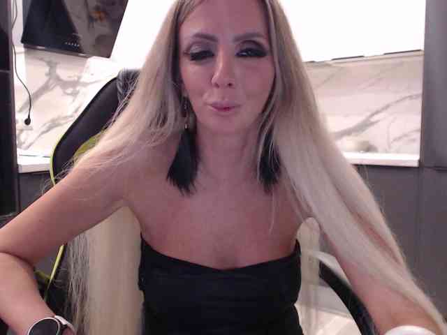 blondalina webcam