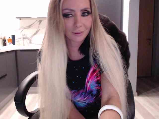 blondalina webcam