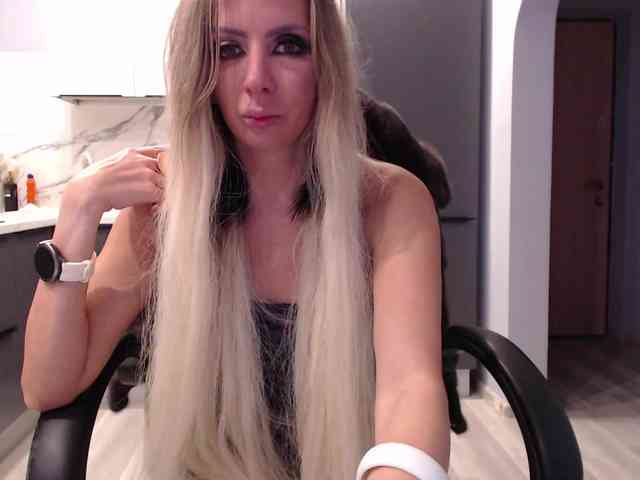 blondalina webcam