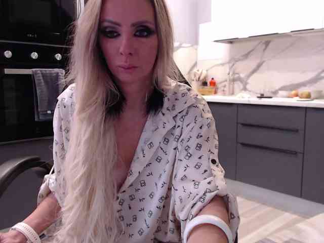 blondalina webcam