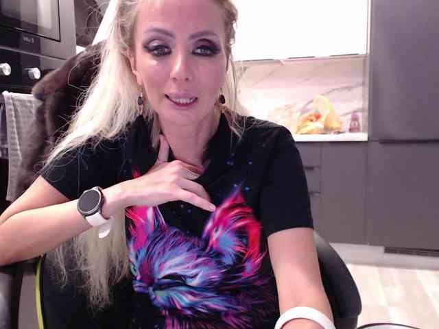 blondalina webcam