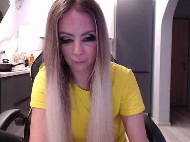 blondalina webcam