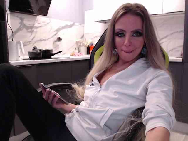 blondalina webcam