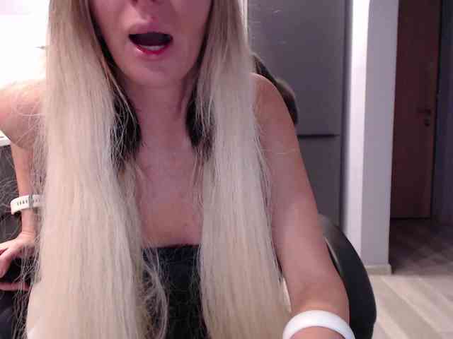 blondalina webcam