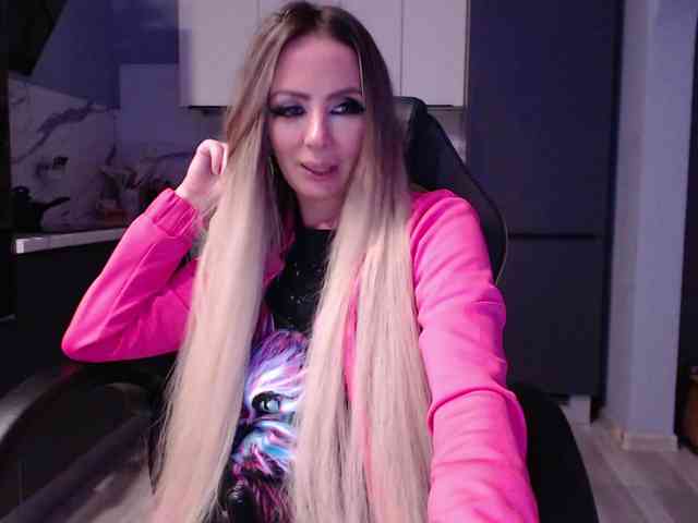 blondalina webcam