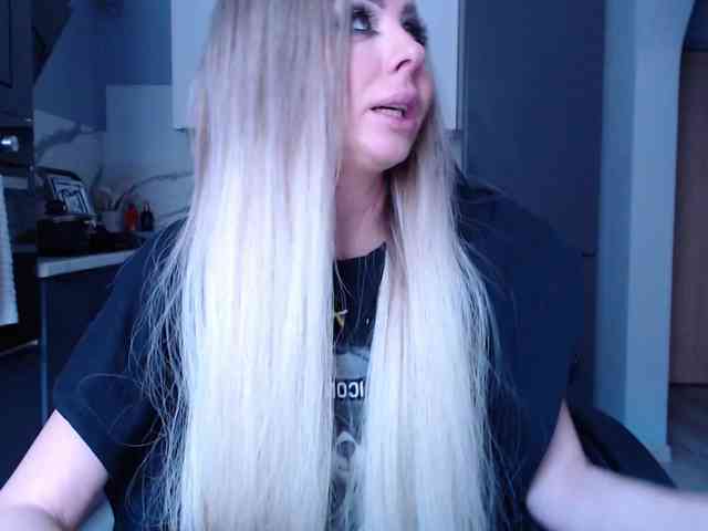 blondalina webcam
