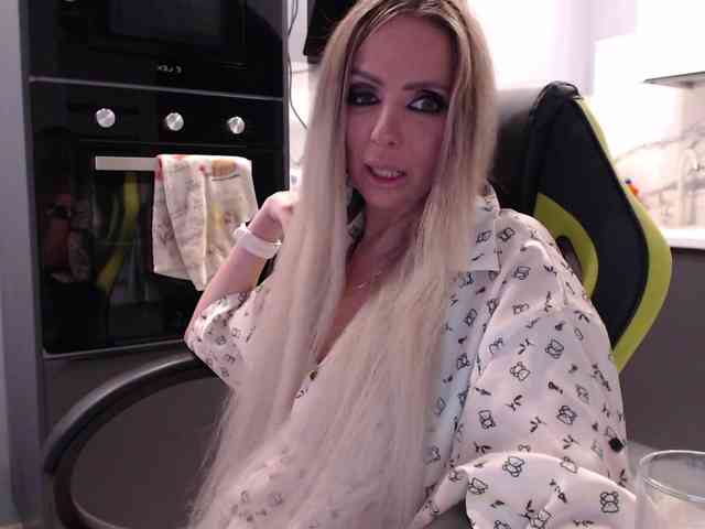 blondalina webcam