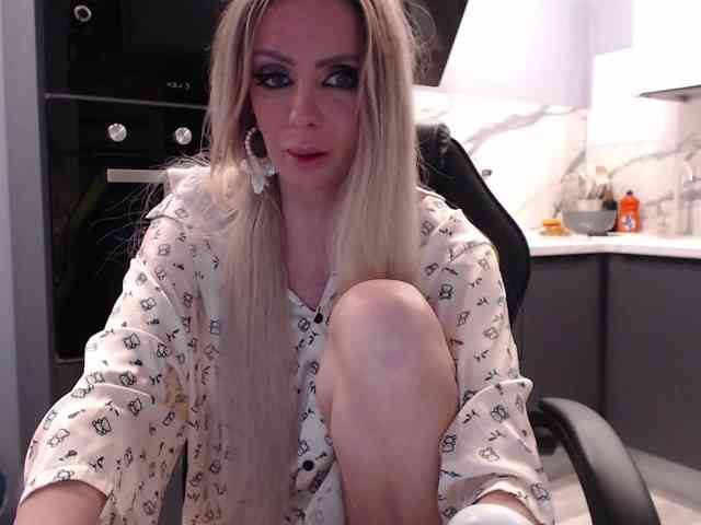 blondalina webcam
