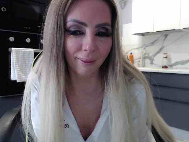 blondalina webcam