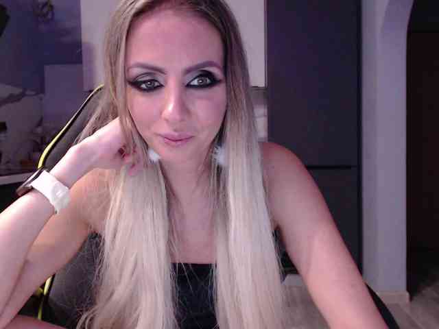 blondalina webcam