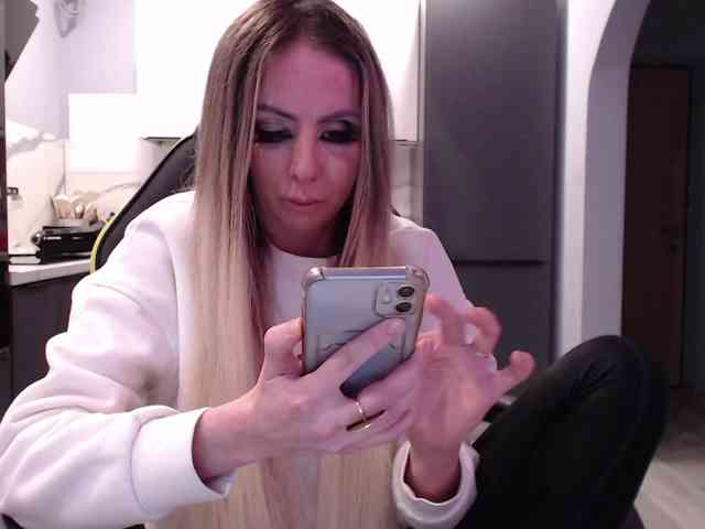 blondalina webcam