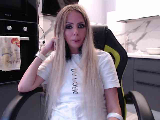 blondalina webcam