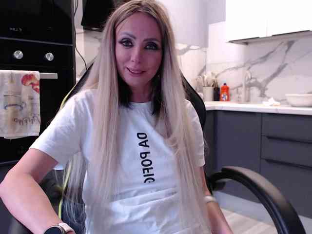 blondalina webcam