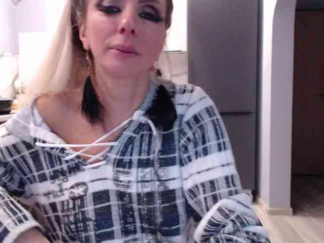 blondalina webcam