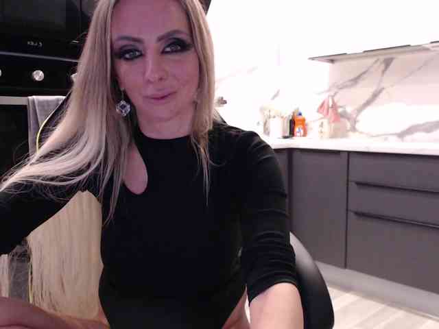 blondalina webcam