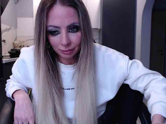 blondalina webcam