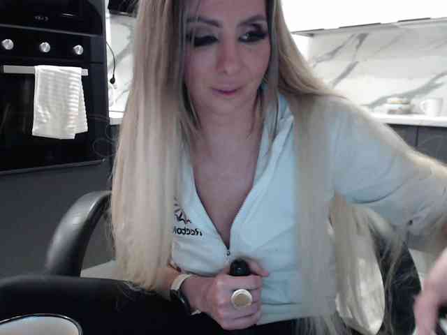 blondalina webcam