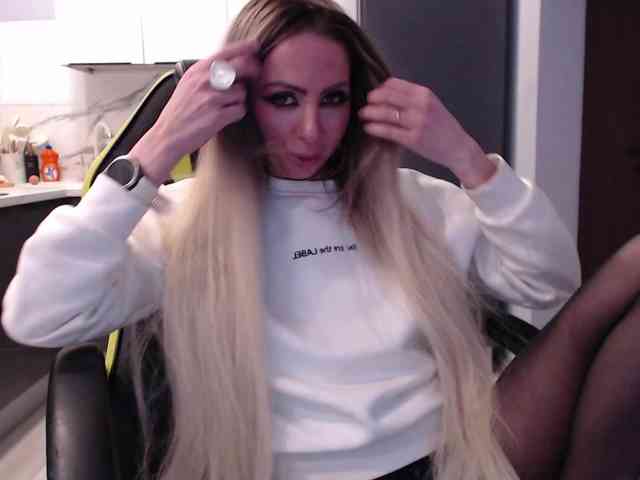 blondalina webcam