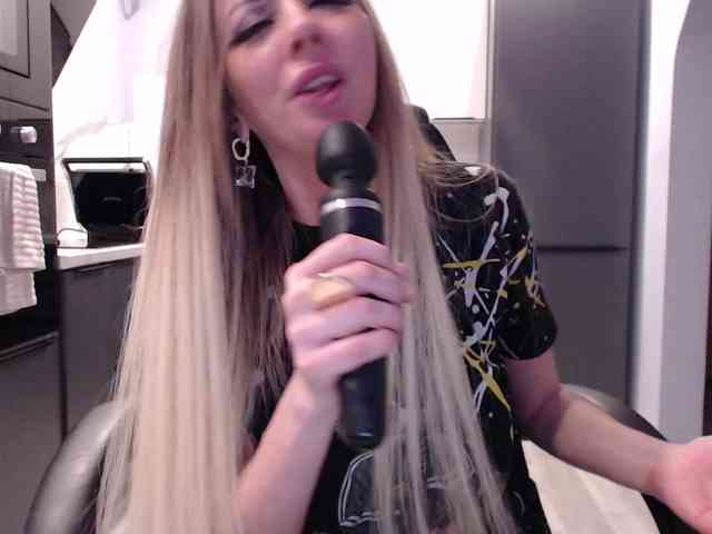 blondalina webcam
