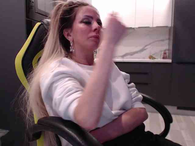 blondalina webcam