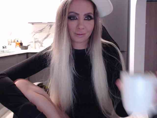 blondalina webcam