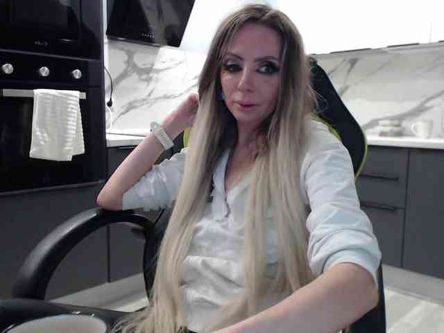 blondalina webcam