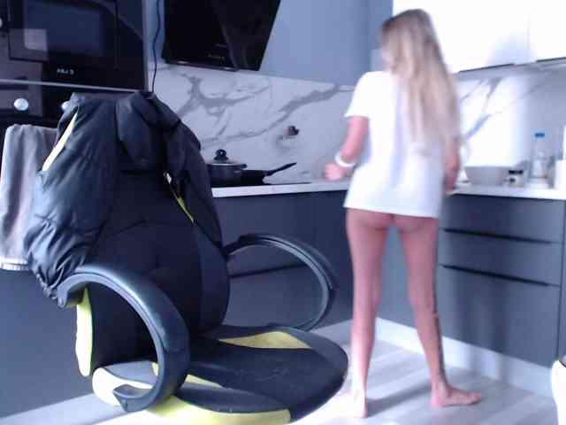 blondalina webcam
