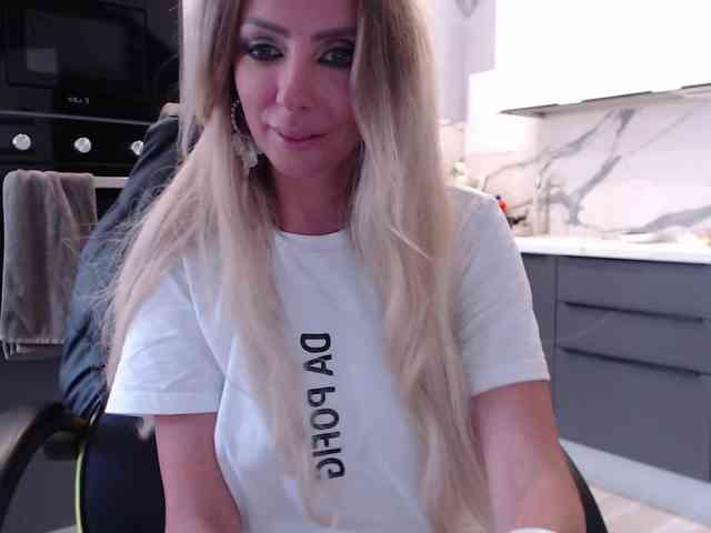 blondalina webcam