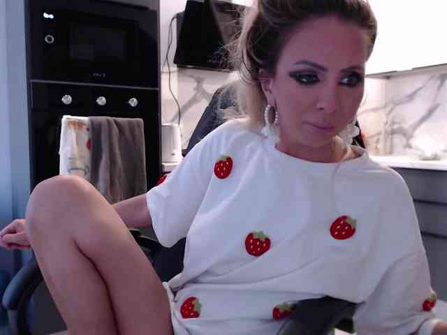 blondalina webcam