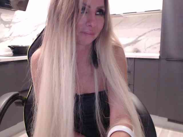 blondalina webcam