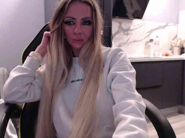 blondalina webcam