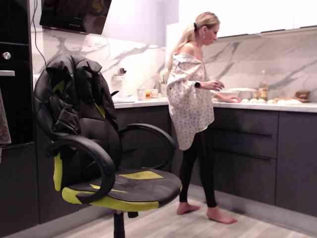 blondalina webcam