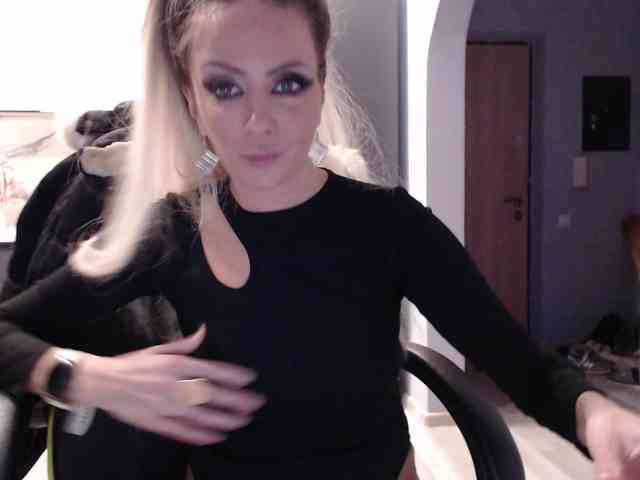 blondalina webcam