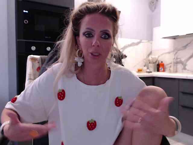 blondalina webcam