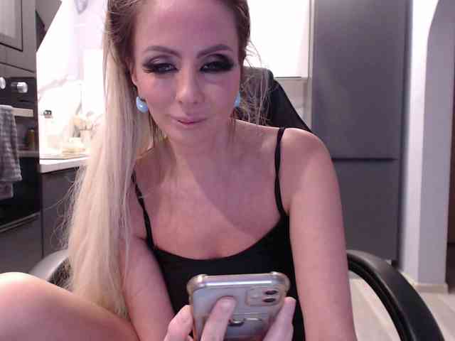 blondalina webcam