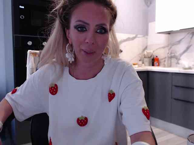 blondalina webcam