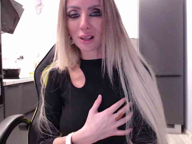 blondalina webcam