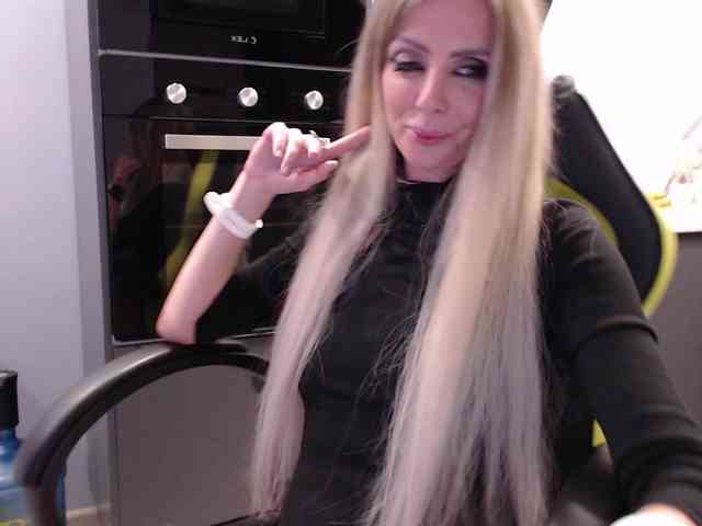 blondalina webcam