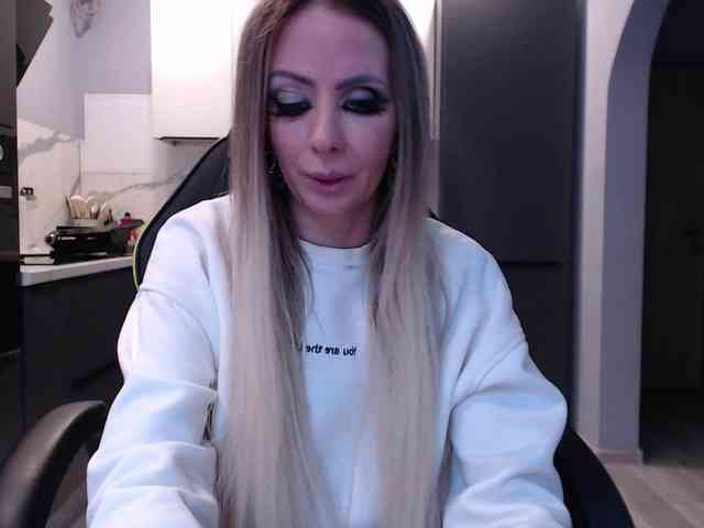 blondalina webcam